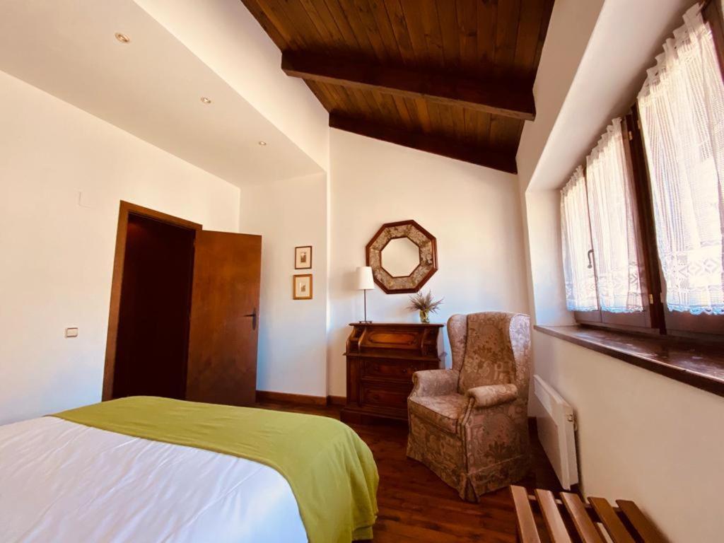 אריסטה Apartamentos Linsoles מראה חיצוני תמונה