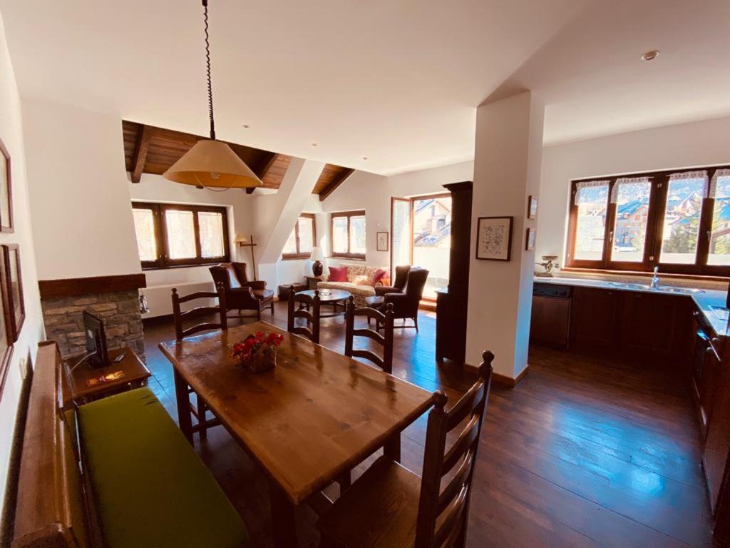 אריסטה Apartamentos Linsoles מראה חיצוני תמונה